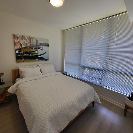 Your Perfect Escape - Modern Landmark Condo In Downtown Calgary - Free Parking- Premium Location Extérieur photo