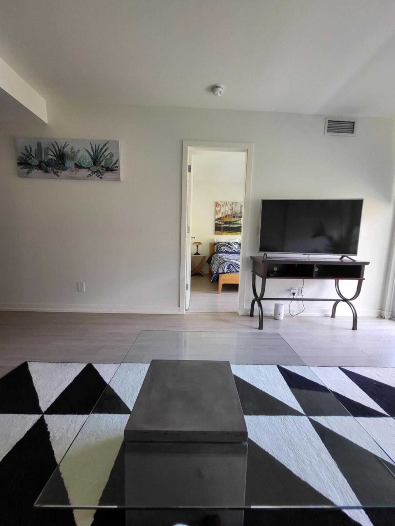 Your Perfect Escape - Modern Landmark Condo In Downtown Calgary - Free Parking- Premium Location Extérieur photo