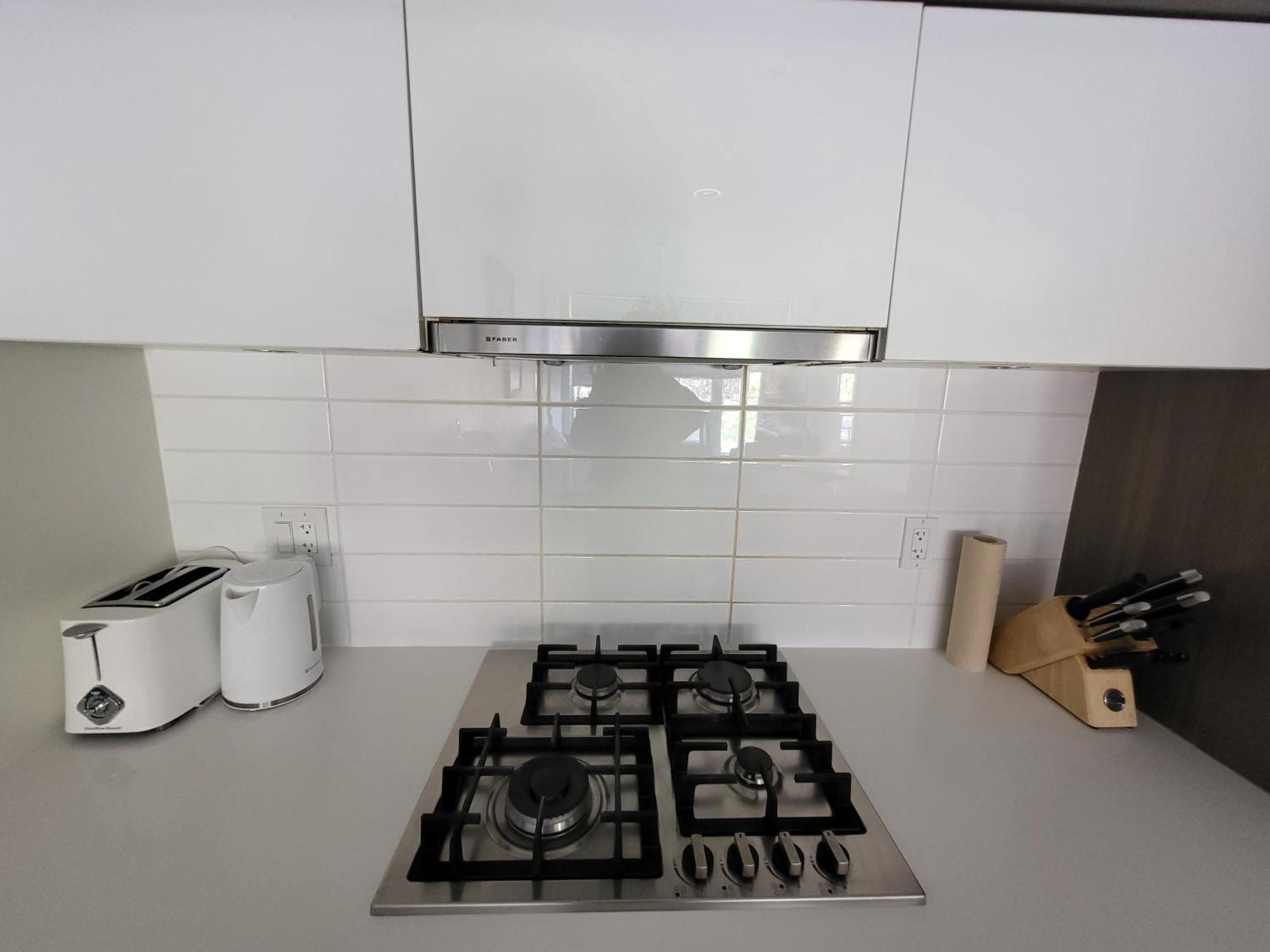 Your Perfect Escape - Modern Landmark Condo In Downtown Calgary - Free Parking- Premium Location Extérieur photo